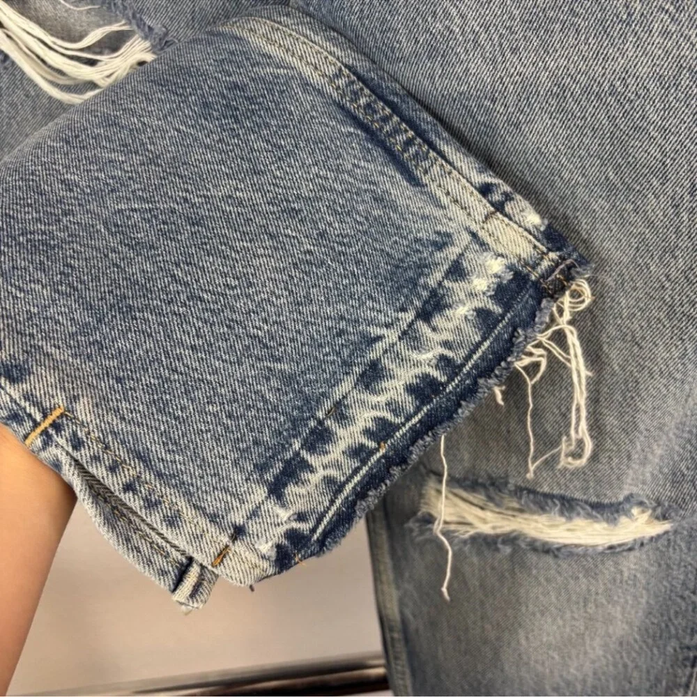 NWT Free People Women’s Yosemite Blue Denim Distressed Slit Hem Straight Jeans